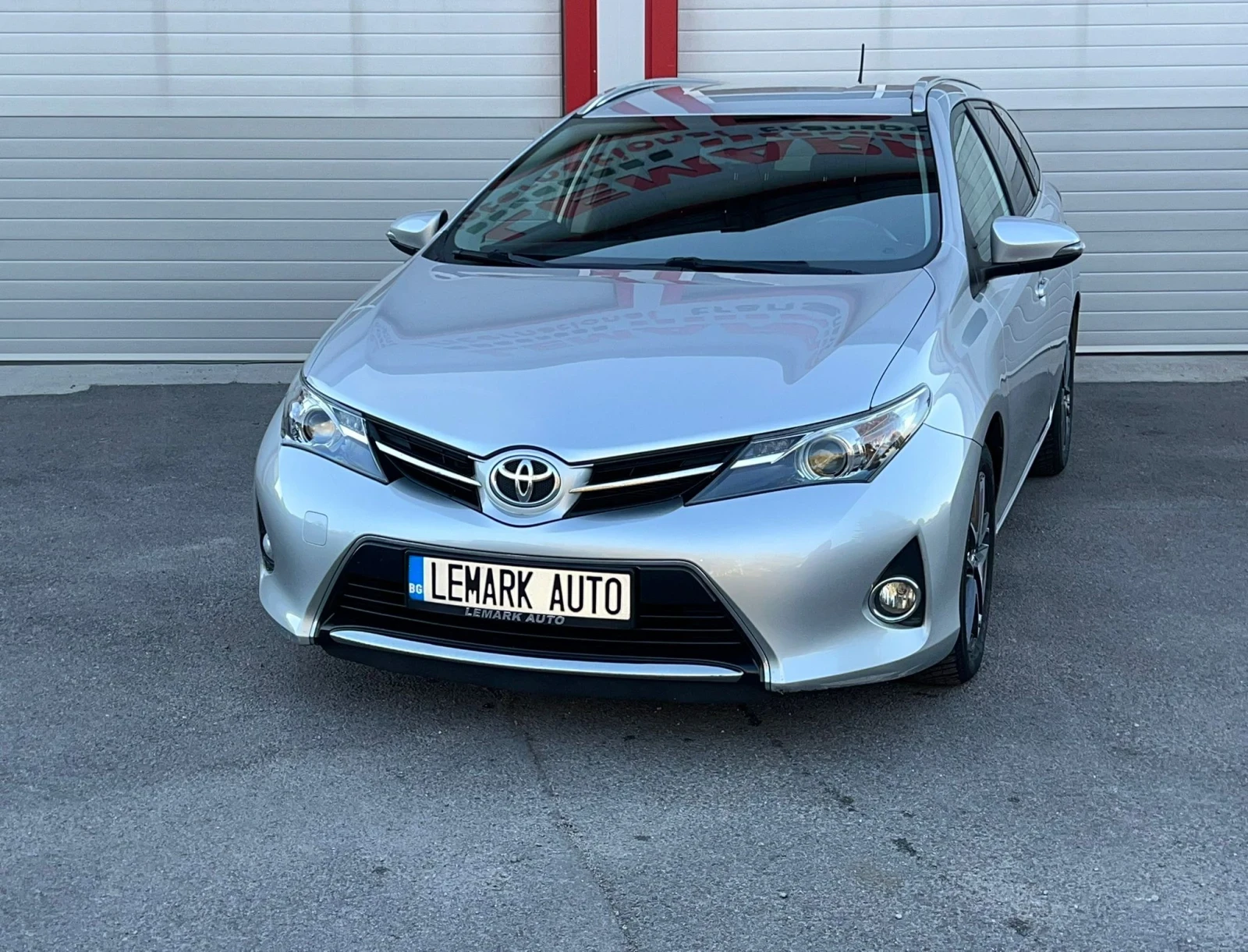 Toyota Auris 1.4D-4D NAVI KAMERA EVRO 5B 6-СКОРОСТИ ЛИЗИНГ!!! - изображение 4