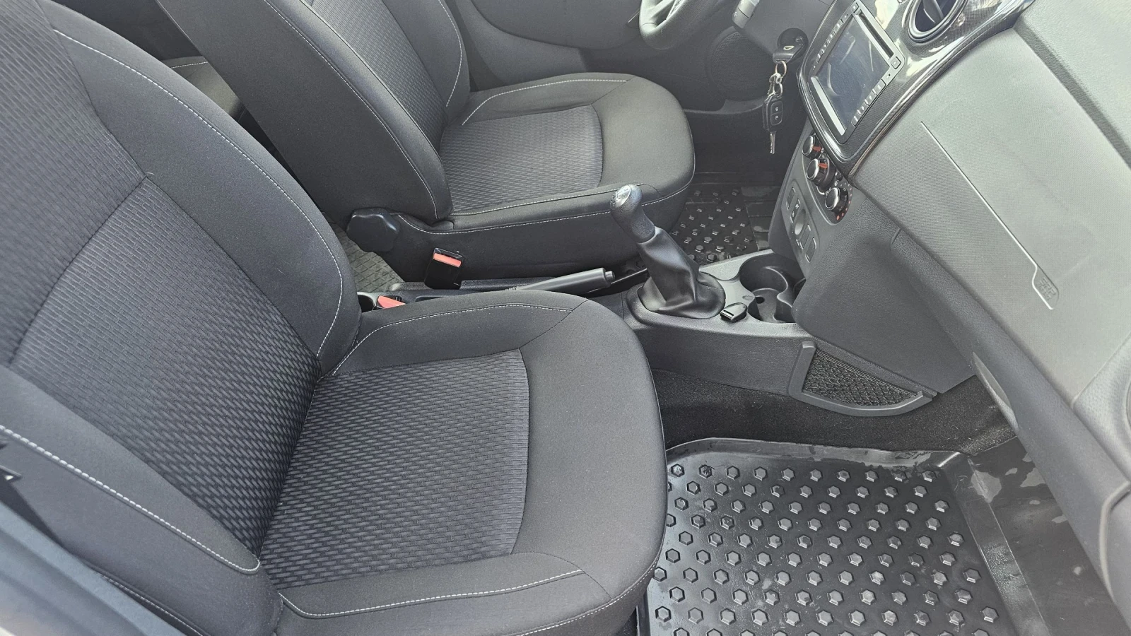 Dacia Sandero 1.2i 4цилиндъра - изображение 10