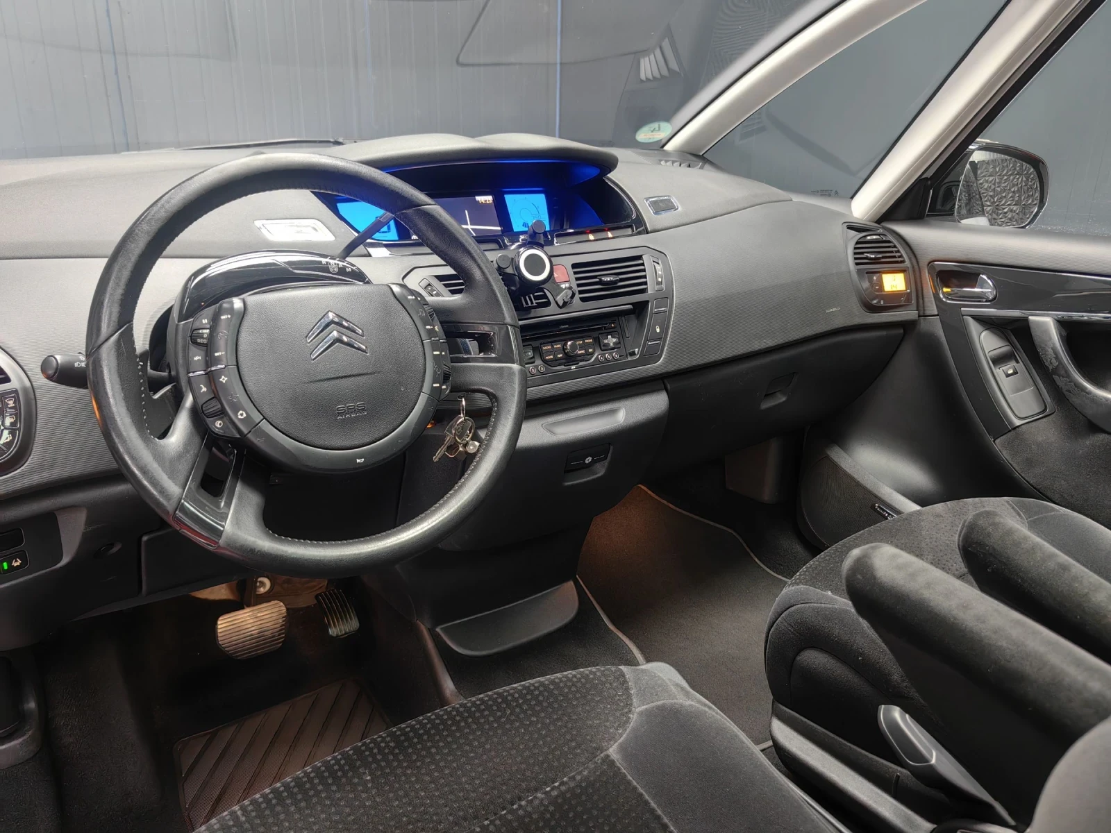 Citroen C4 Picasso 2.0HDI* 6+ 1* ПАНО* ПОДГР* АВТОМАТ* НАВИ* ТЕМПОМАТ - изображение 5