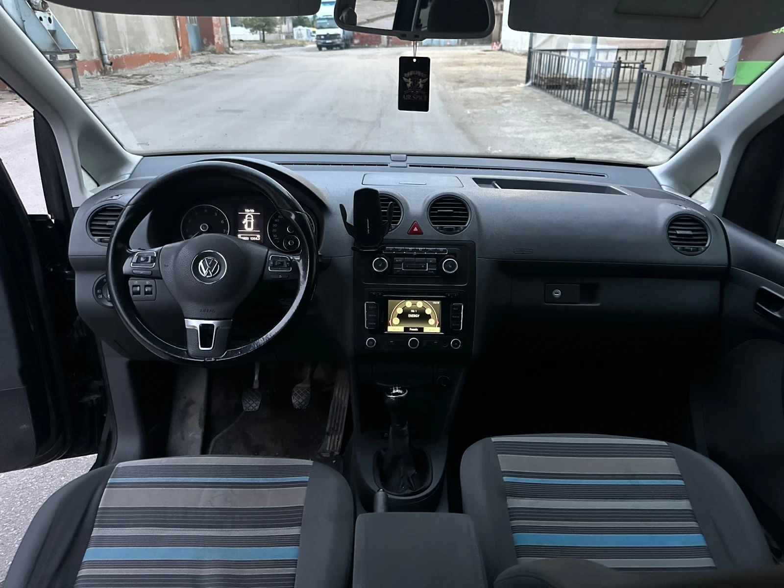 VW Caddy 2.0i - изображение 9