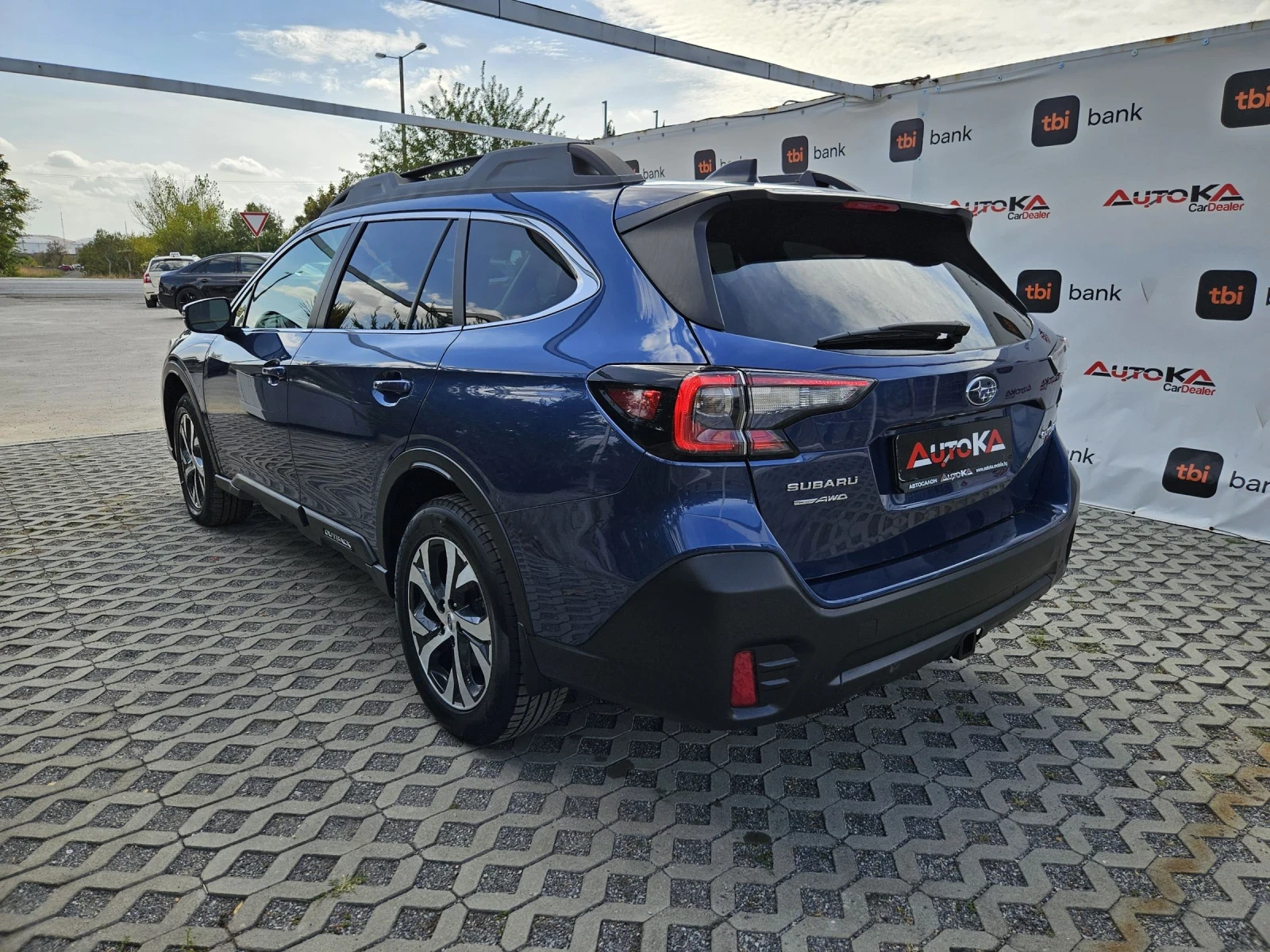 Subaru Outback 2.5i-185kc= 35.000км= ДИСТРОНИК= H&K= CAR PLAY - изображение 5