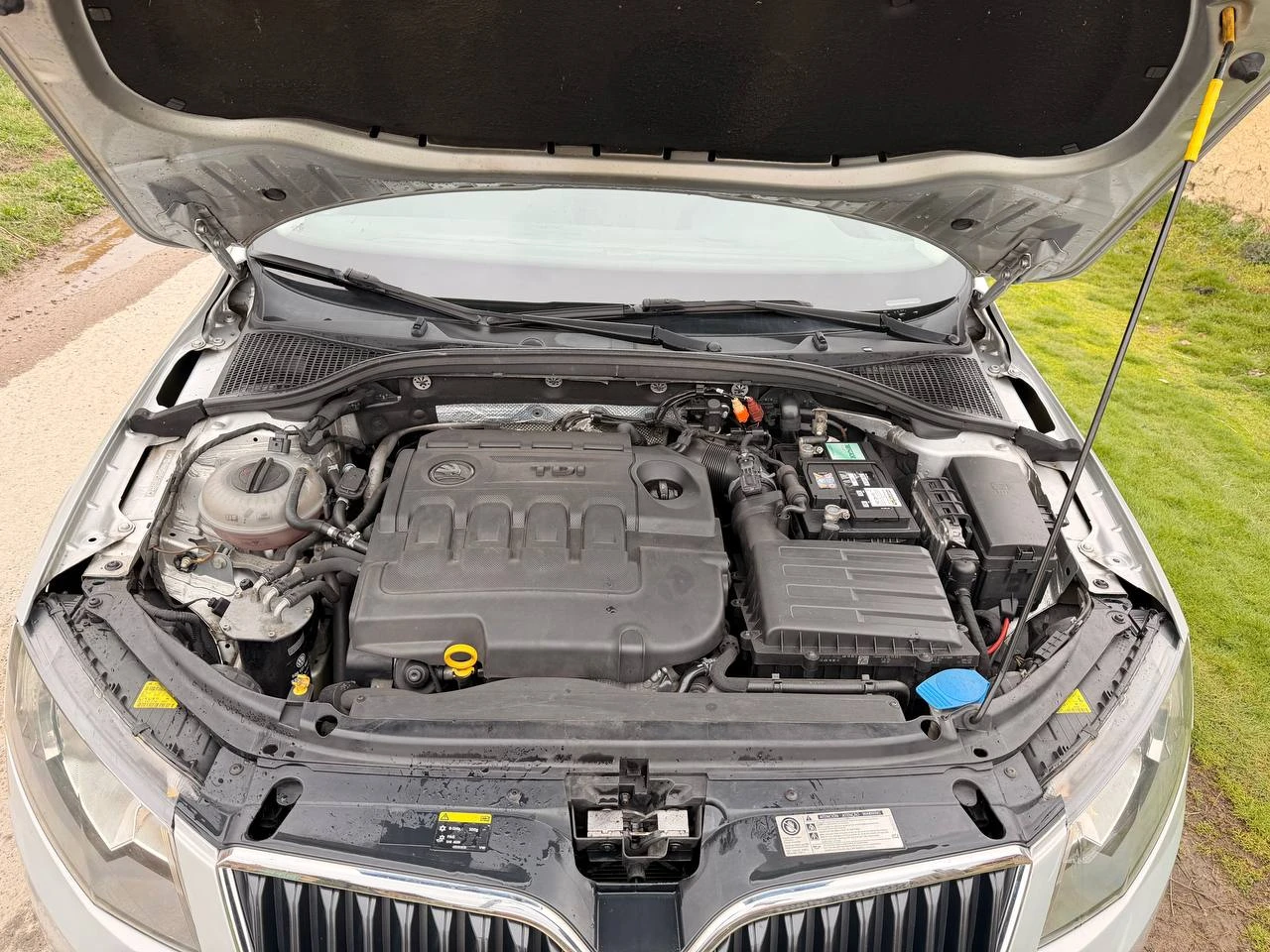 Skoda Octavia 1.6 TDI Ambition 105кс комби EURO 5, снимка 7 - Автомобили и джипове - 54029347