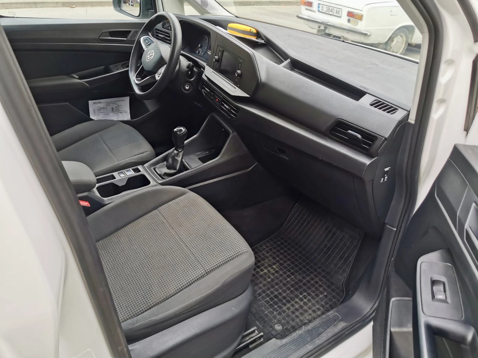 VW Caddy, снимка 9 - Автомобили и джипове - 54520907
