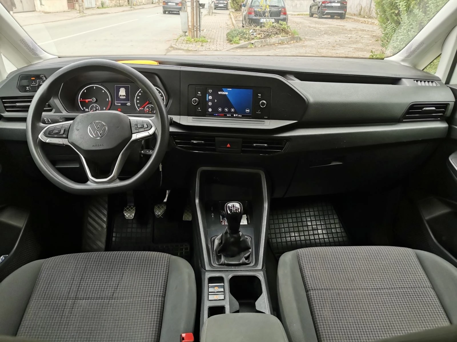 VW Caddy, снимка 8 - Автомобили и джипове - 54520907