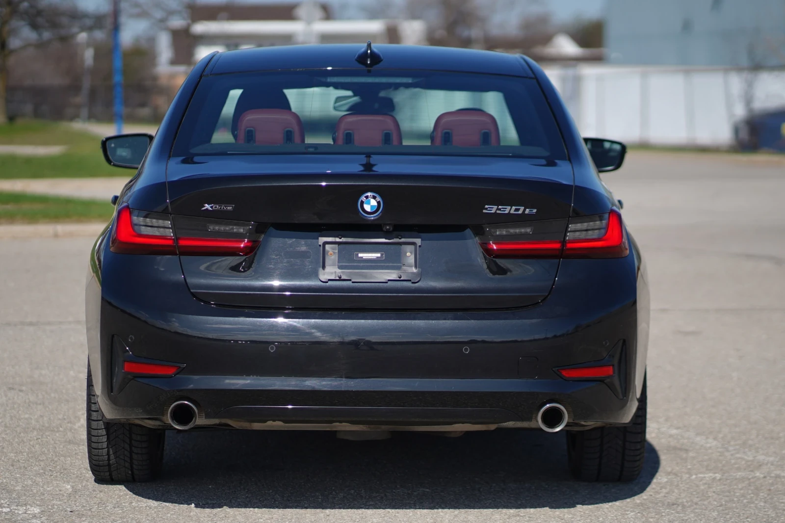 BMW 330 HYBRID * ПОДГРЕВ * ПАНОРАМА * ЧЕРВЕН САЛОН * , снимка 2 - Автомобили и джипове - 54243338