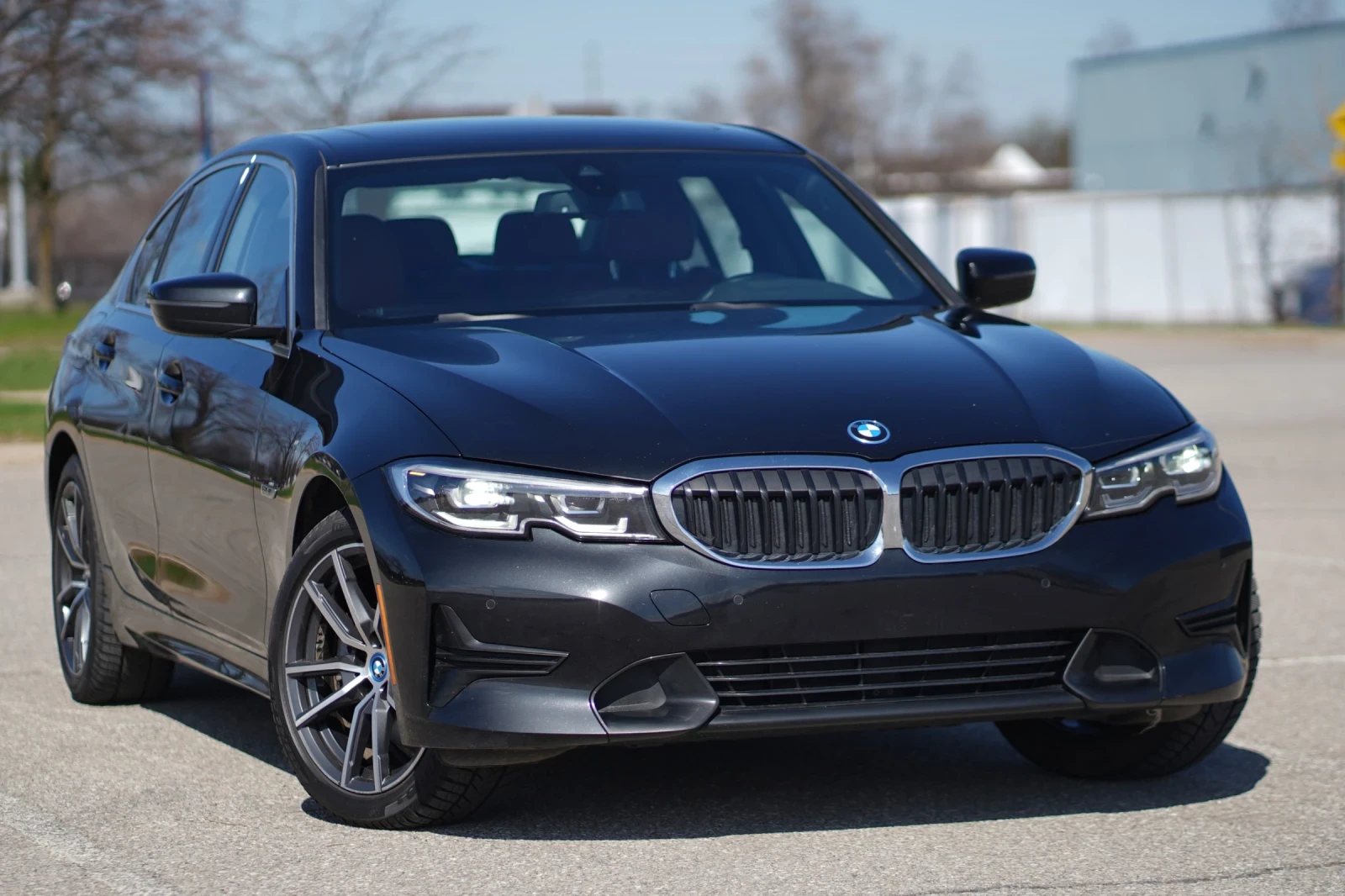 BMW 330 HYBRID * ПОДГРЕВ * ПАНОРАМА * ЧЕРВЕН САЛОН * , снимка 3 - Автомобили и джипове - 54243338