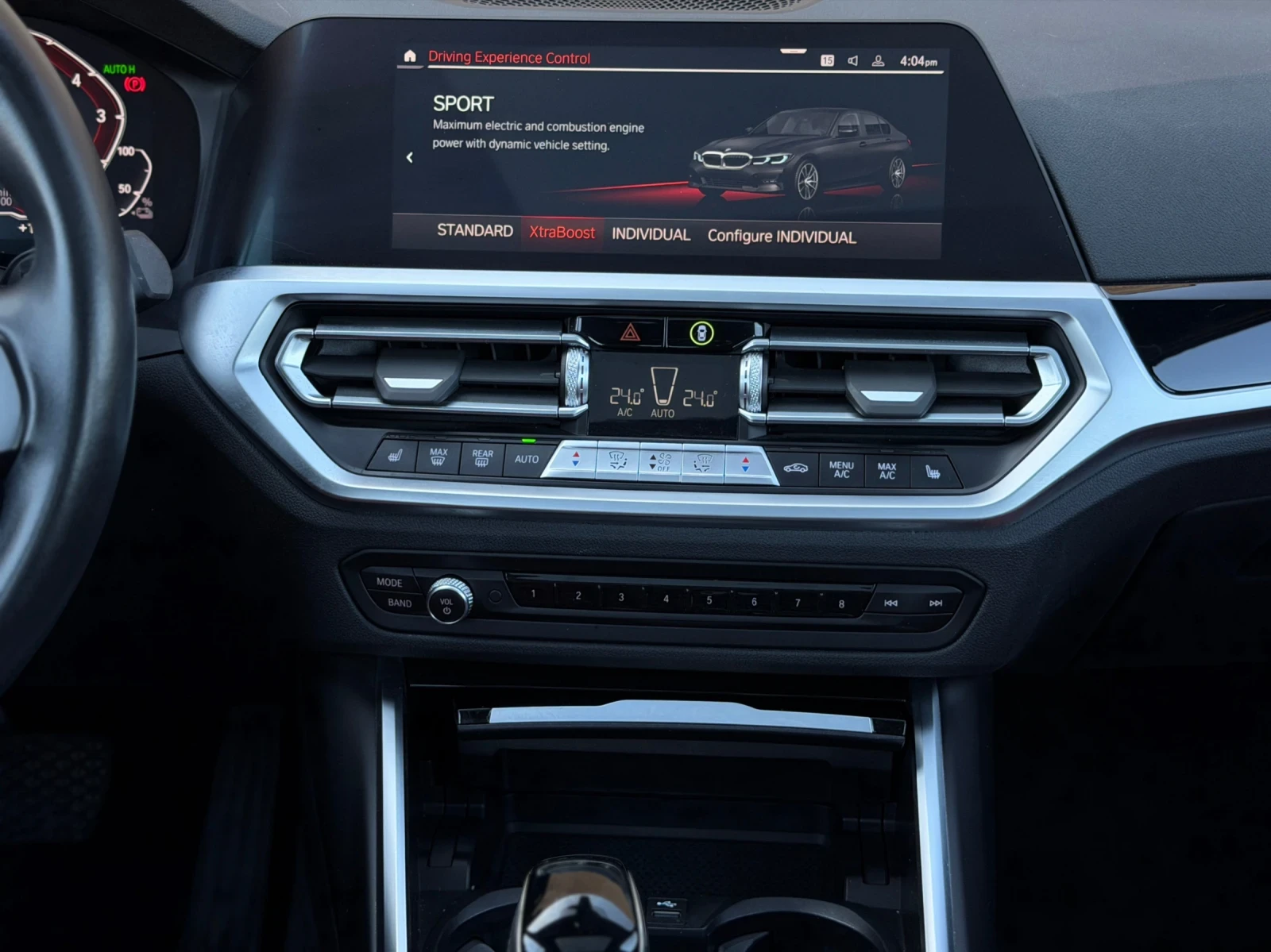 BMW 330 HYBRID * ПОДГРЕВ * ПАНОРАМА * ЧЕРВЕН САЛОН * , снимка 16 - Автомобили и джипове - 54243338