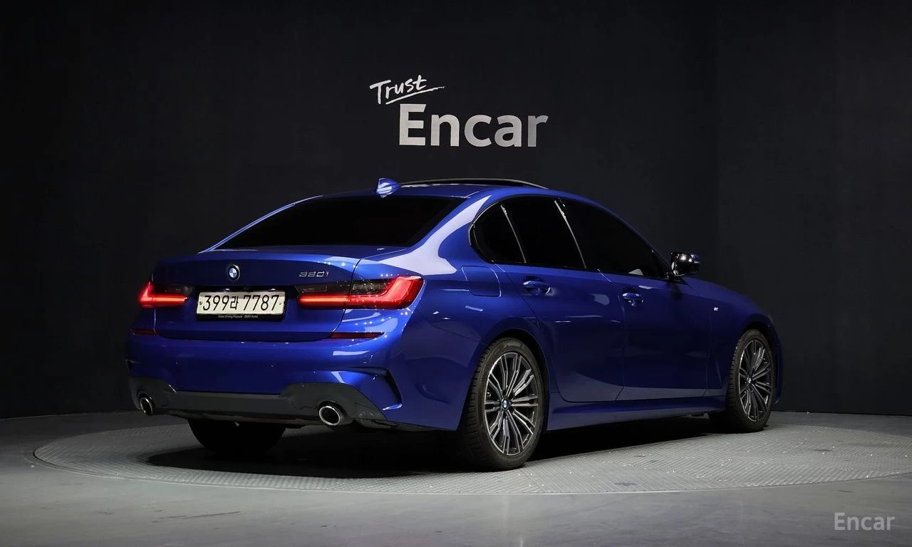 BMW 320 M* SPORT* ДИГИТАЛНО* ТАБЛО* КАМЕРА* КЕЙЛЕС* , снимка 2 - Автомобили и джипове - 54414446
