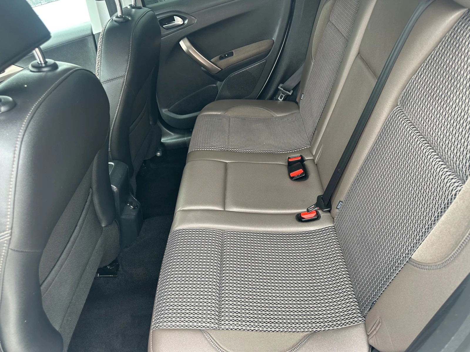 Peugeot 2008 ALLURE EURO6, снимка 10 - Автомобили и джипове - 54879751