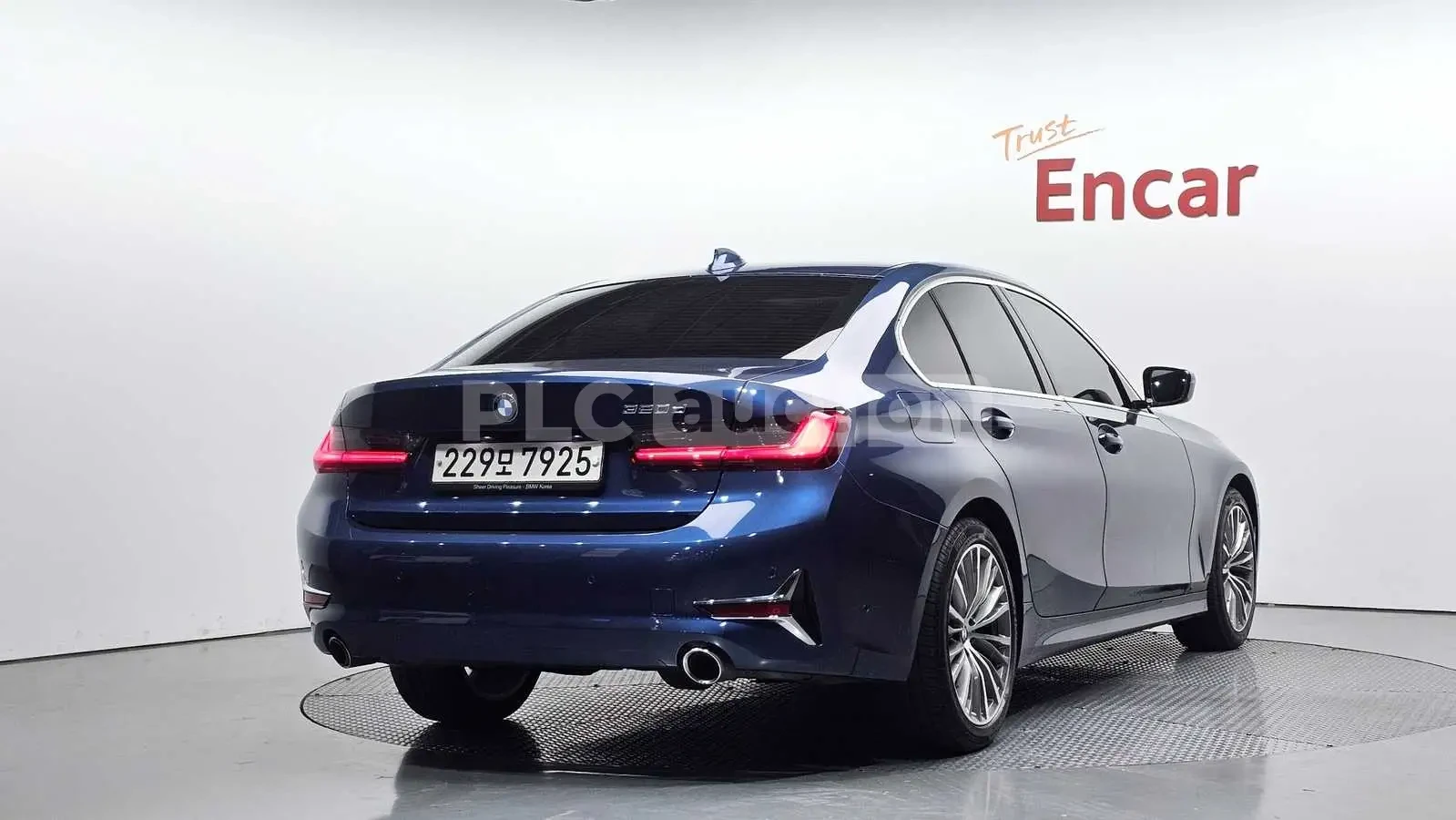BMW 320 HEAD-UP * ПАНО * ПОДГРЕВИ * ФИКСИРАНА ЦЕНА ДО БГ, снимка 2 - Автомобили и джипове - 55032692