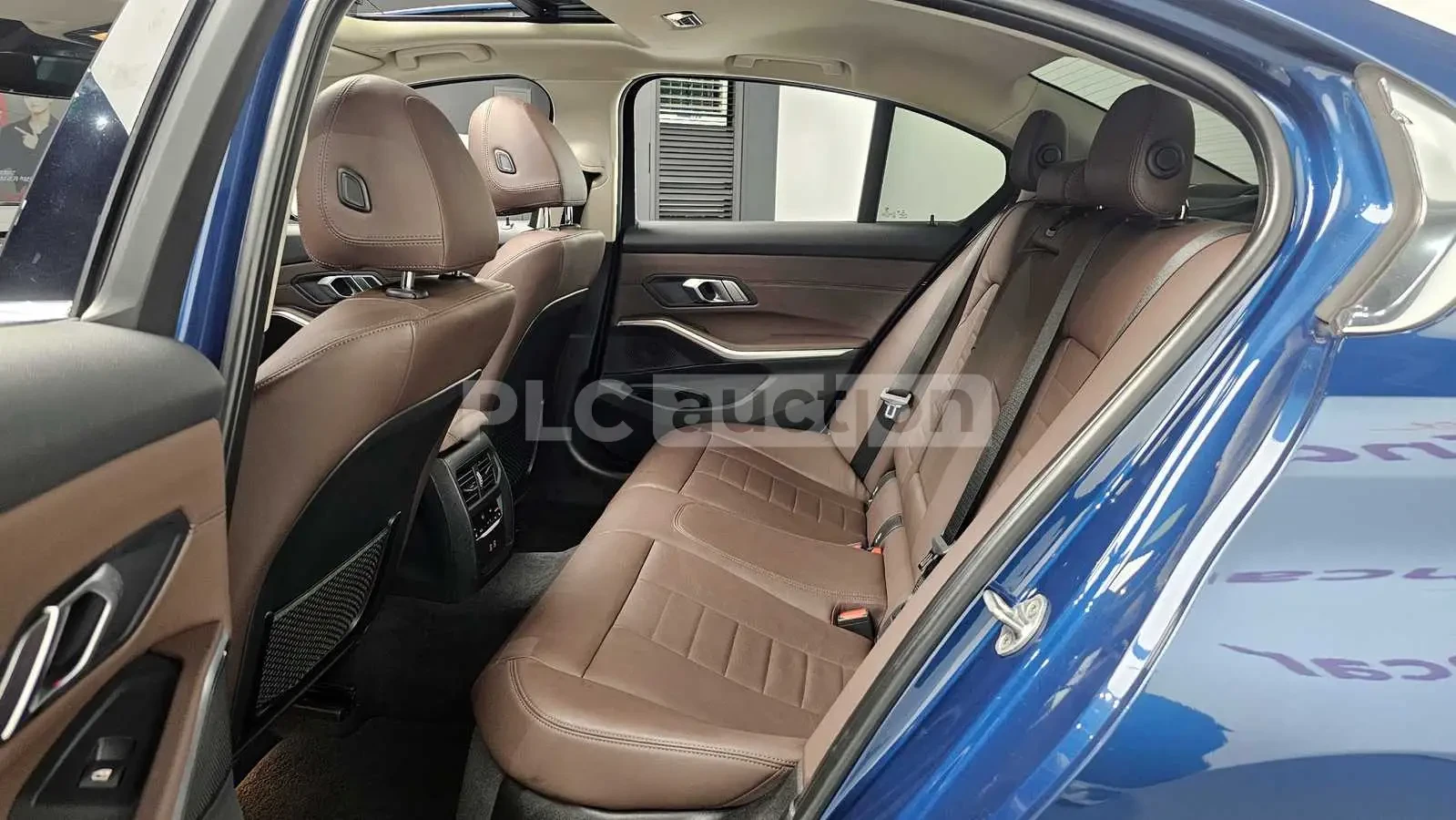 BMW 320 HEAD-UP * ПАНО * ПОДГРЕВИ * ФИКСИРАНА ЦЕНА ДО БГ, снимка 12 - Автомобили и джипове - 55032692