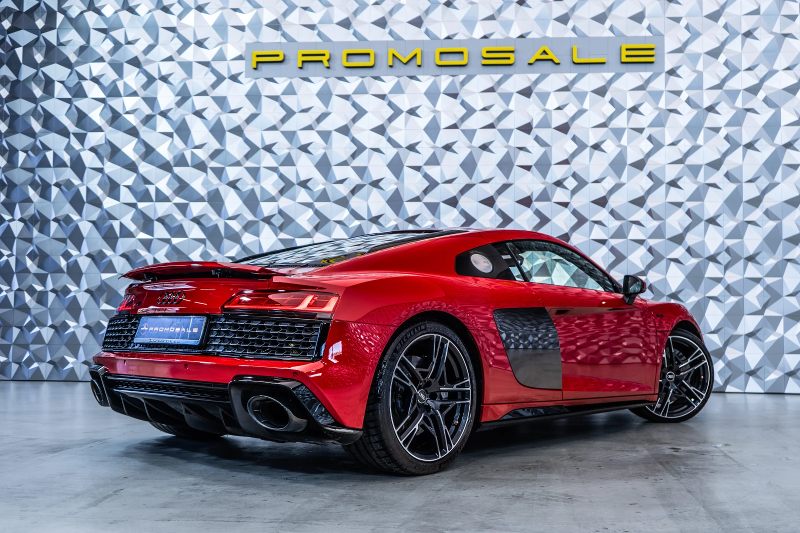 Audi R8 5.2 V10 Performance RWD* Ceramic* Exclusive, снимка 4 - Автомобили и джипове - 55034867