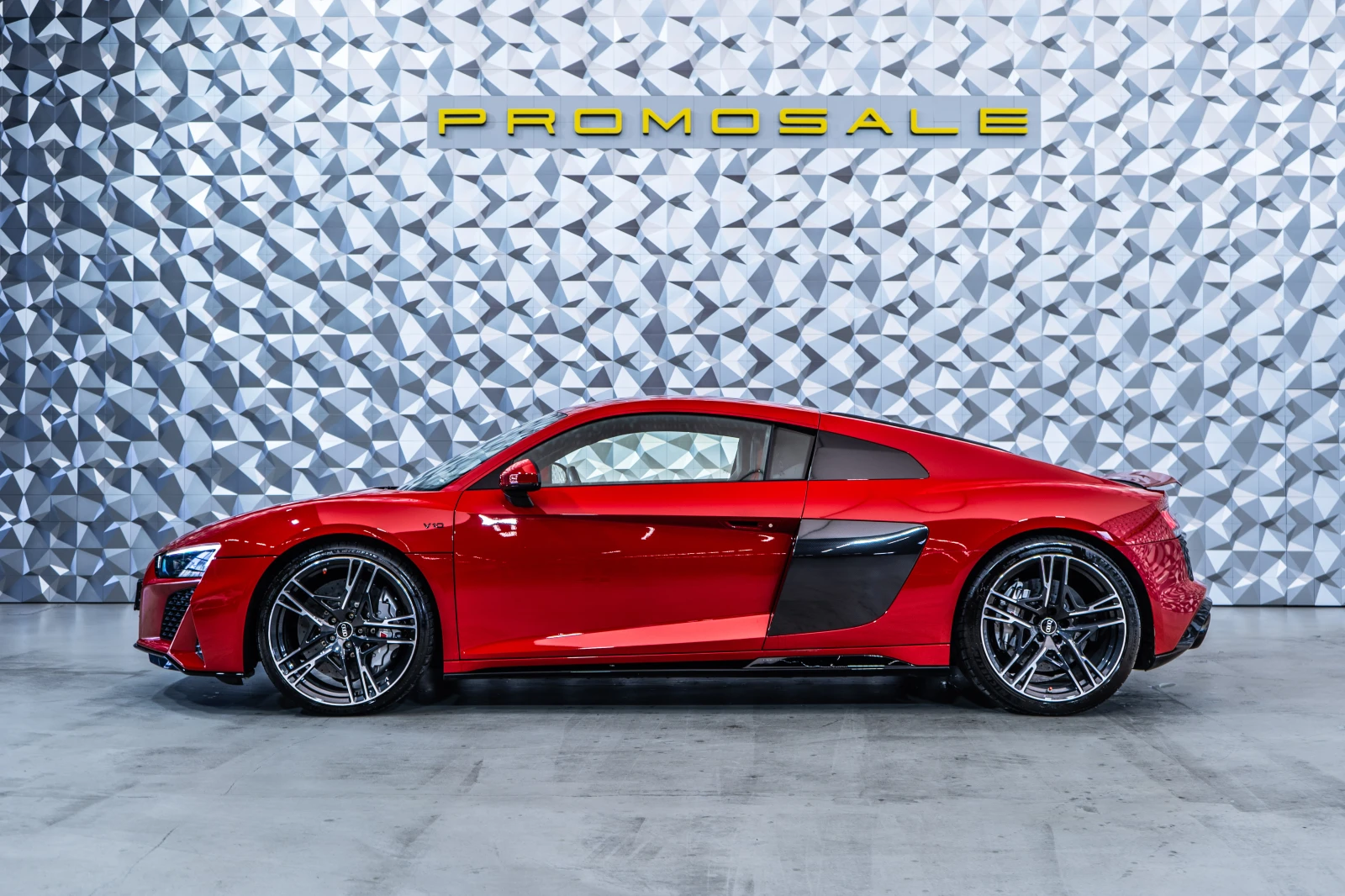 Audi R8 5.2 V10 Performance RWD* Ceramic* Exclusive, снимка 3 - Автомобили и джипове - 55034867