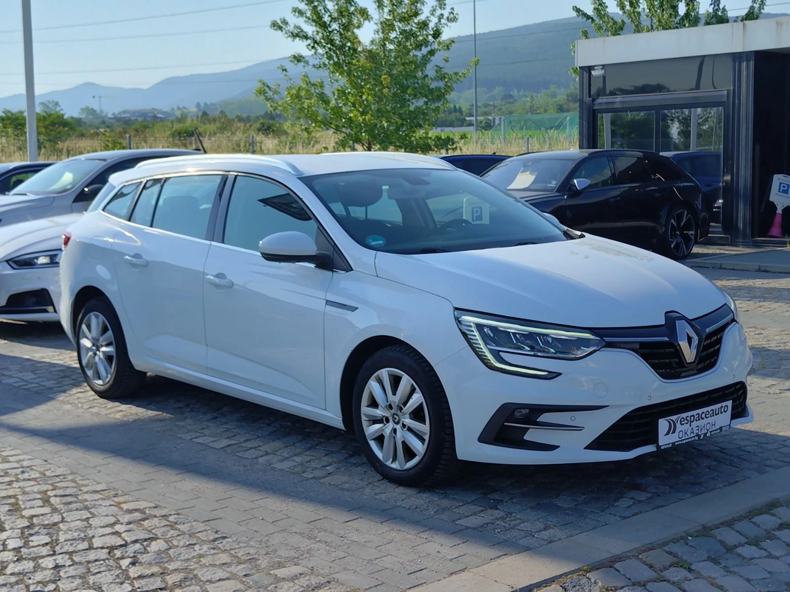 Renault Megane 1.5dCi/ 115к.с., снимка 3 - Автомобили и джипове - 55085418