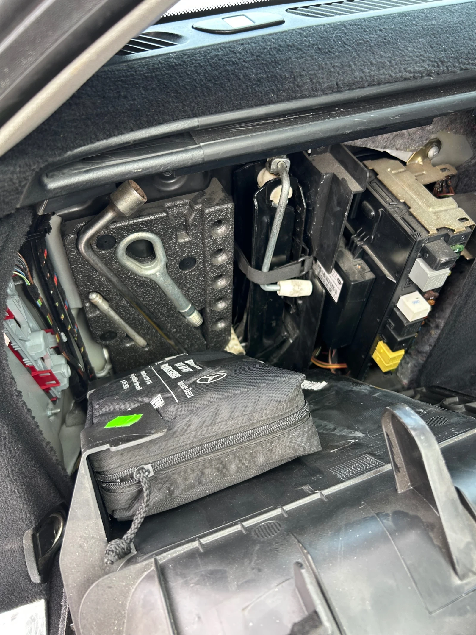 Mercedes-Benz C 320 CDI 7G AVANTGARDE FULL, снимка 15 - Автомобили и джипове - 55146347
