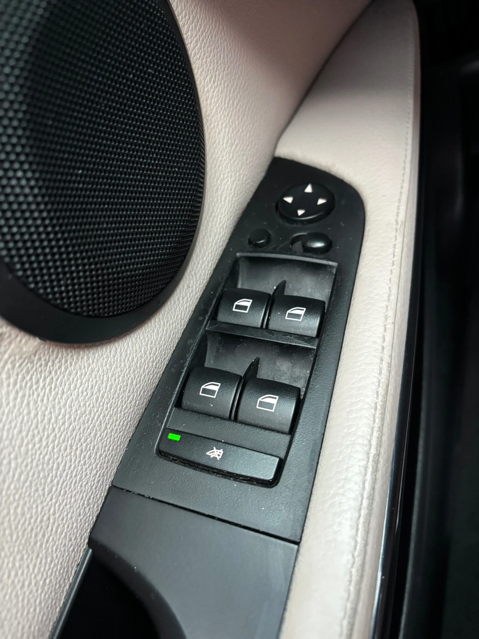 BMW 320 Автомат/Навигация CiC/Панорама/Keyless, снимка 14 - Автомобили и джипове - 55220256