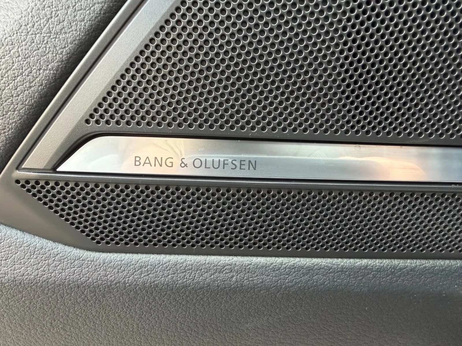 Audi S6 AVANT / QUATTRO / B&O / MATRIX / 360 / MILD HYBRID, снимка 8 - Автомобили и джипове - 55307931