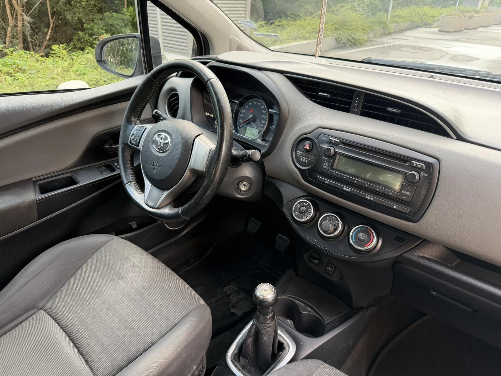 Toyota Yaris, снимка 11 - Автомобили и джипове - 55589977