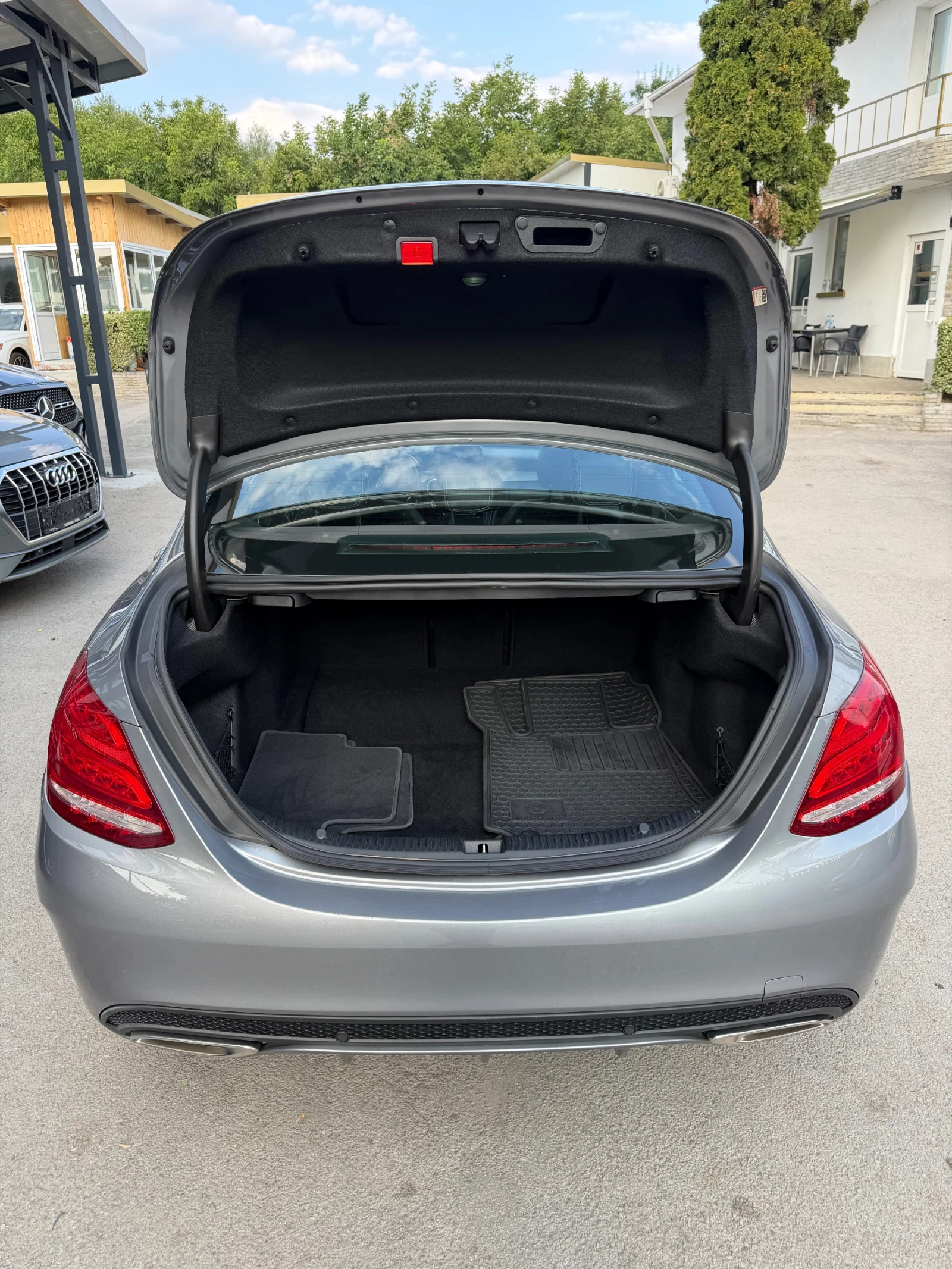 Mercedes-Benz C 400 AMG-Pack 4Matic , снимка 16 - Автомобили и джипове - 55825245