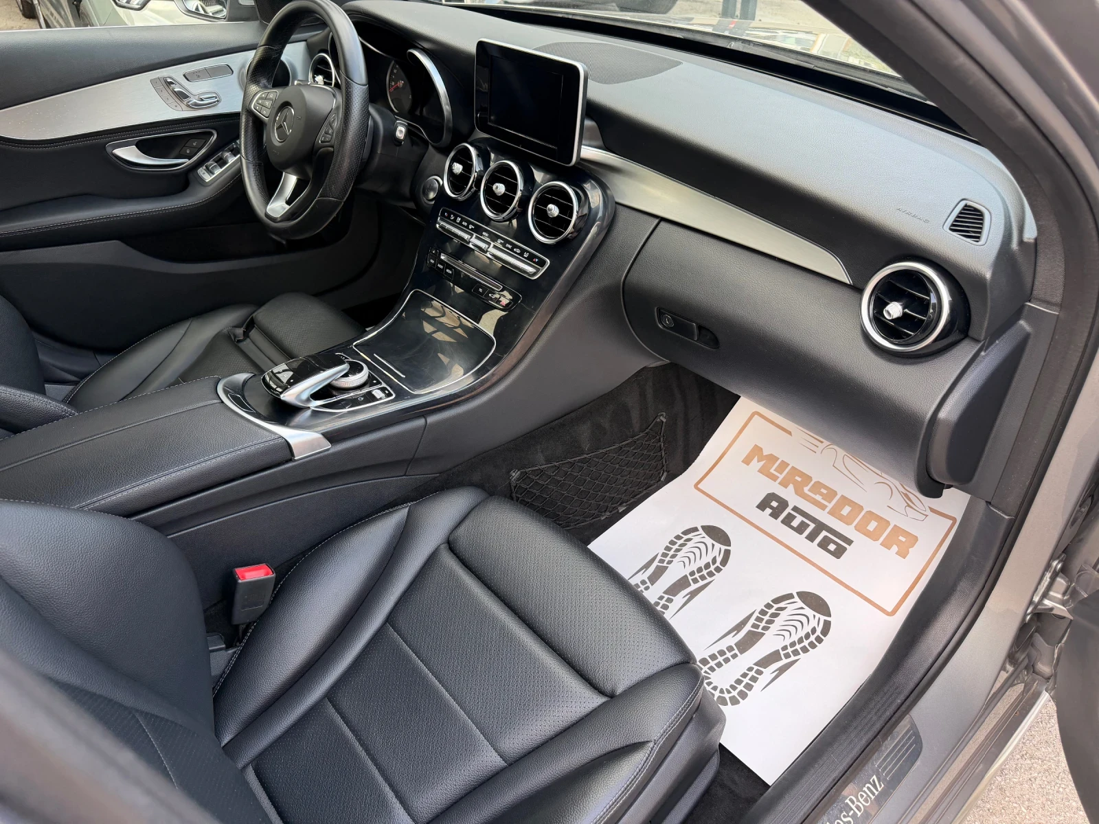 Mercedes-Benz C 400 AMG-Pack 4Matic , снимка 12 - Автомобили и джипове - 55825245