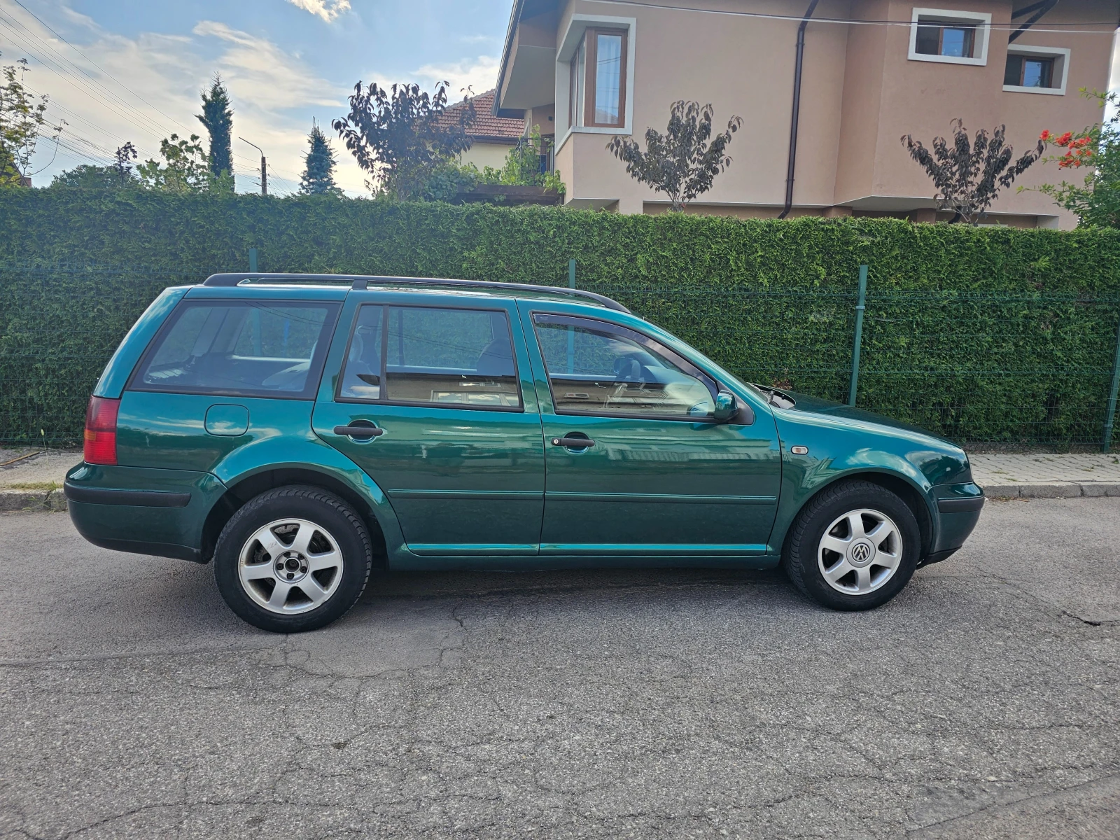 VW Golf 1.9TDI-4x4-Гаражен, снимка 11 - Автомобили и джипове - 55837497