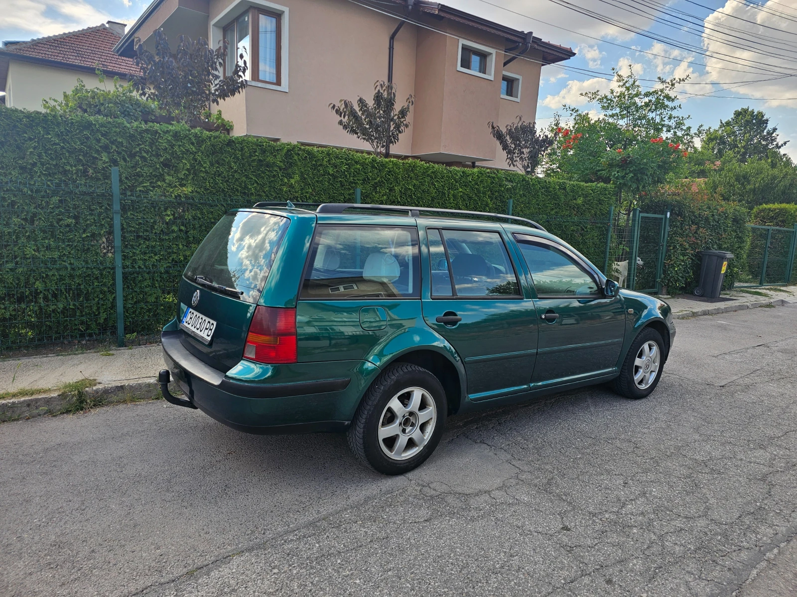 VW Golf 1.9TDI-4x4-Гаражен, снимка 9 - Автомобили и джипове - 55837497