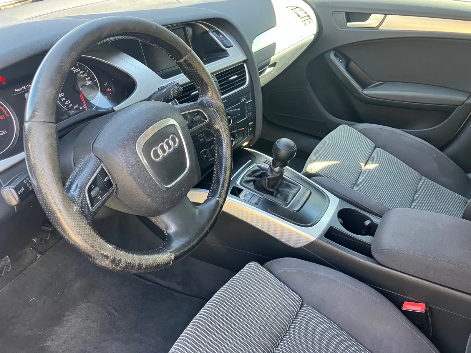 Audi A4 2.0 TDI quattro, снимка 9 - Автомобили и джипове - 56564398