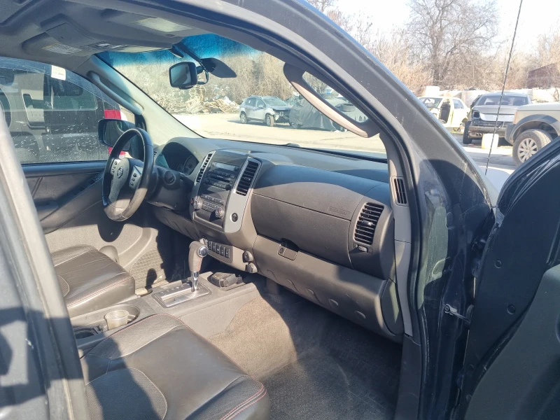 Nissan Navara 4.0 V6 бензин PRO-4X , снимка 3 - Автомобили и джипове - 52054117