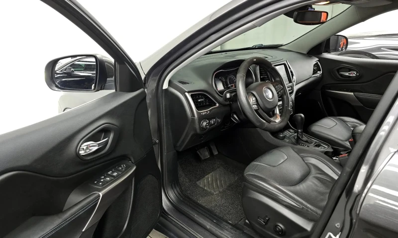 Jeep Cherokee 2.4 Lonzidud, снимка 9 - Автомобили и джипове - 51999430