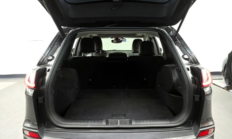 Jeep Cherokee 2.4 Lonzidud, снимка 17 - Автомобили и джипове - 51999430