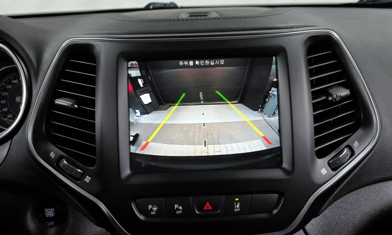 Jeep Cherokee 2.4 Lonzidud, снимка 13 - Автомобили и джипове - 51999430