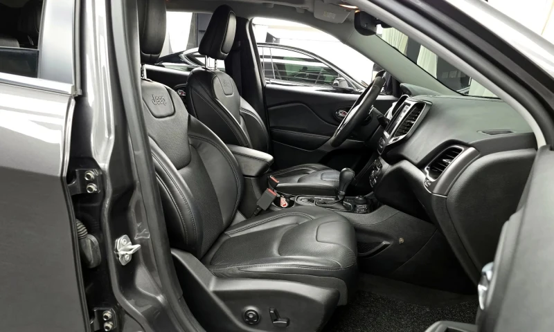 Jeep Cherokee 2.4 Lonzidud, снимка 10 - Автомобили и джипове - 51999430