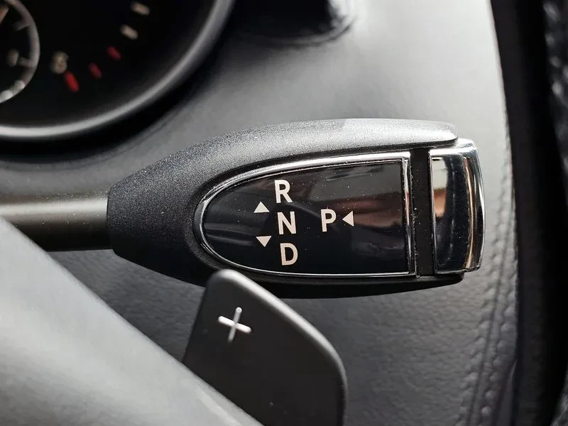 Mercedes-Benz ML 300 CDI, снимка 9 - Автомобили и джипове - 52876388