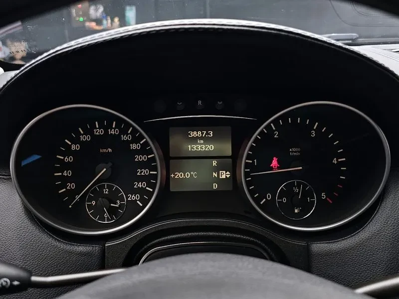 Mercedes-Benz ML 300 CDI, снимка 8 - Автомобили и джипове - 52876388