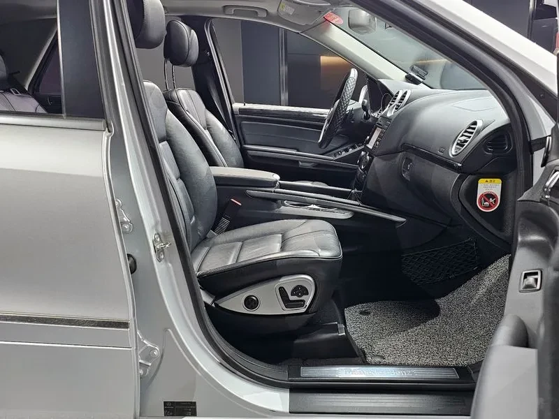 Mercedes-Benz ML 300 CDI, снимка 11 - Автомобили и джипове - 52876388