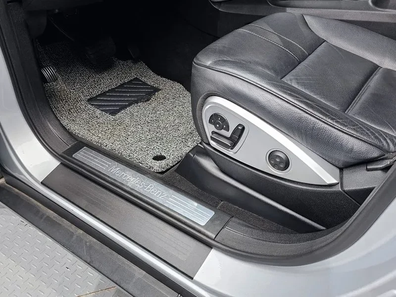 Mercedes-Benz ML 300 CDI, снимка 14 - Автомобили и джипове - 52876388