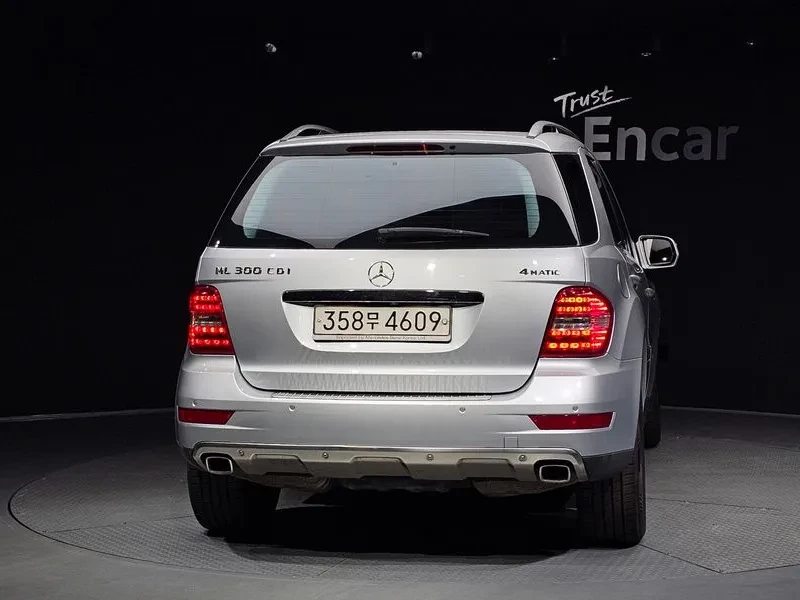 Mercedes-Benz ML 300 CDI, снимка 4 - Автомобили и джипове - 52876388