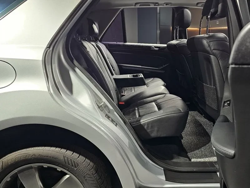 Mercedes-Benz ML 300 CDI, снимка 12 - Автомобили и джипове - 52876388