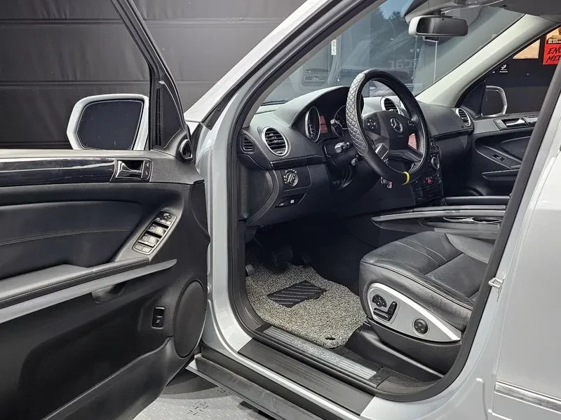Mercedes-Benz ML 300 CDI, снимка 10 - Автомобили и джипове - 52876388