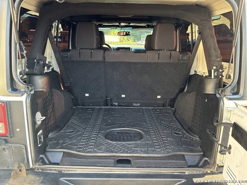 Jeep Wrangler Unlimited Sahara, снимка 17 - Автомобили и джипове - 53249097