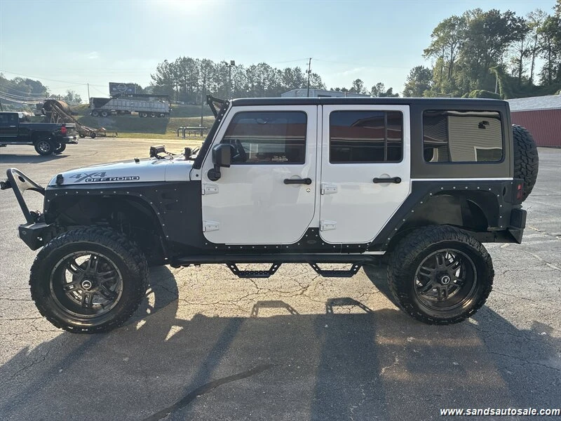 Jeep Wrangler Unlimited Sahara, снимка 5 - Автомобили и джипове - 53249097