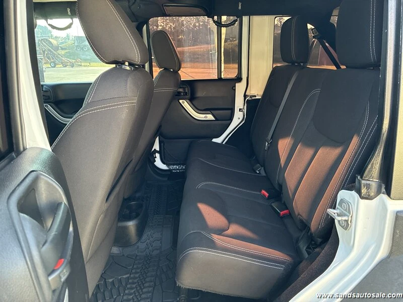 Jeep Wrangler Unlimited Sahara, снимка 14 - Автомобили и джипове - 53249097