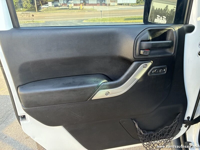 Jeep Wrangler Unlimited Sahara, снимка 15 - Автомобили и джипове - 53249097