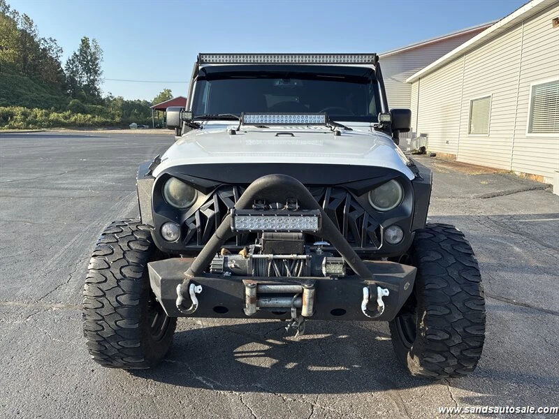 Jeep Wrangler Unlimited Sahara, снимка 2 - Автомобили и джипове - 53249097