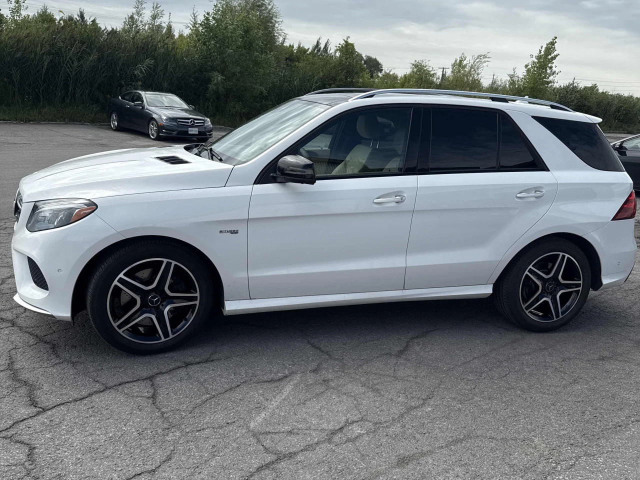 Mercedes-Benz GLE 43 AMG CARFAX* АВТОФИНАНСИРАНЕ* БЕЗ ПЪРВОНАЧАЛНА ВНОСКА*  - изображение 2