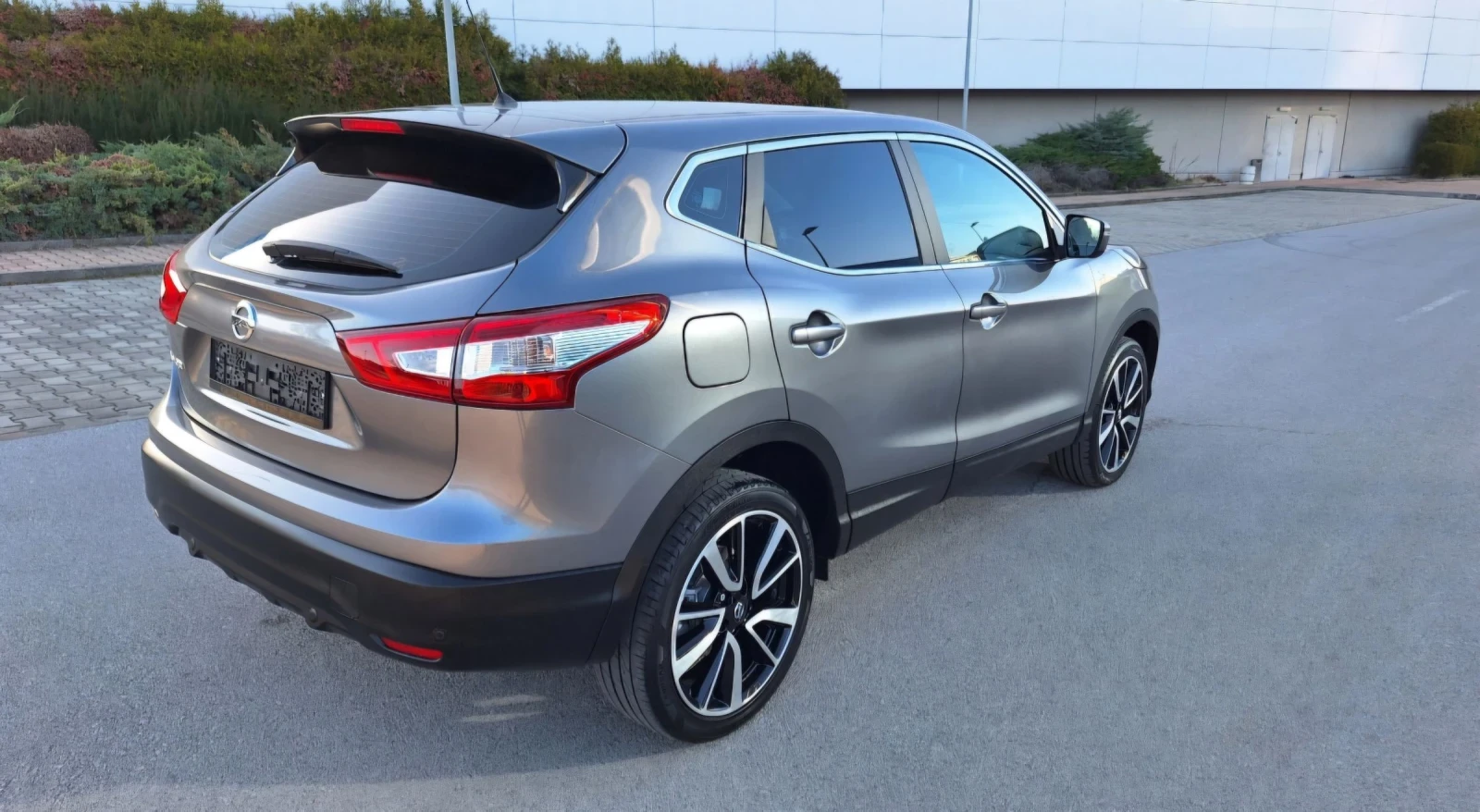 Nissan Qashqai 1.2 НАВИ-ПОДГРЕВ-ПАРКТРОНИК, снимка 4 - Автомобили и джипове - 53842359