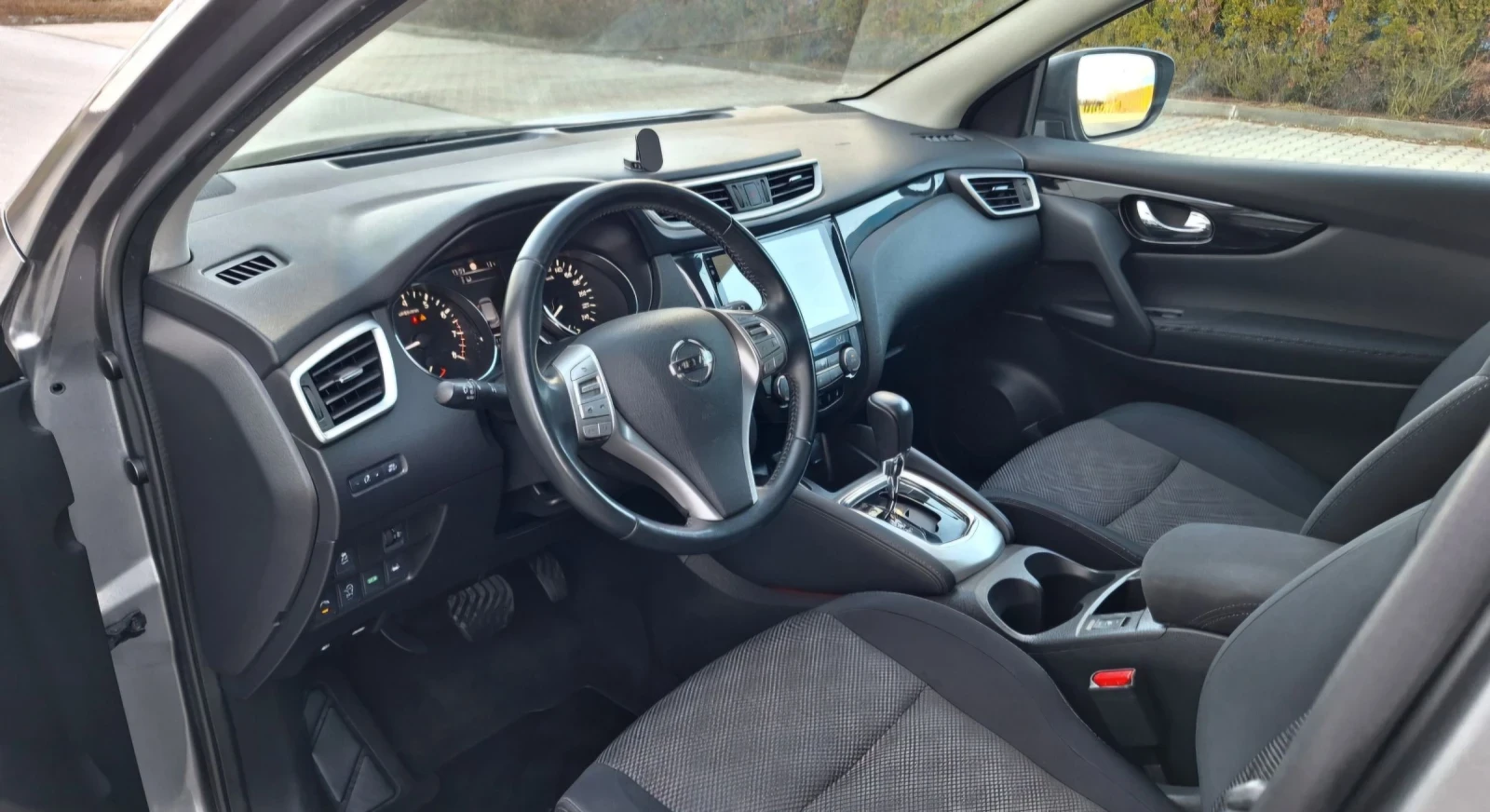 Nissan Qashqai 1.2 НАВИ-ПОДГРЕВ-ПАРКТРОНИК, снимка 7 - Автомобили и джипове - 53842359