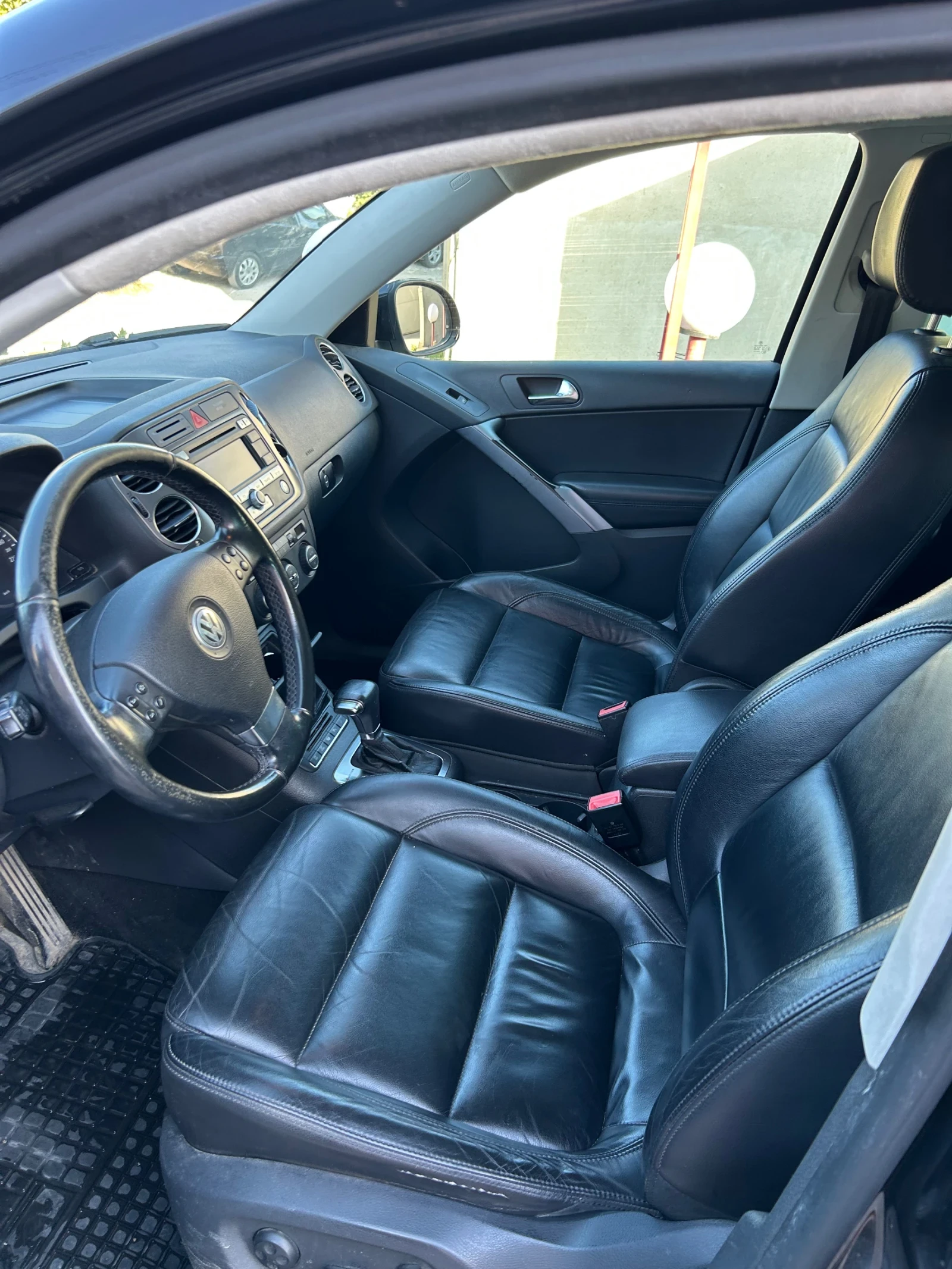 VW Tiguan, снимка 9 - Автомобили и джипове - 54990311