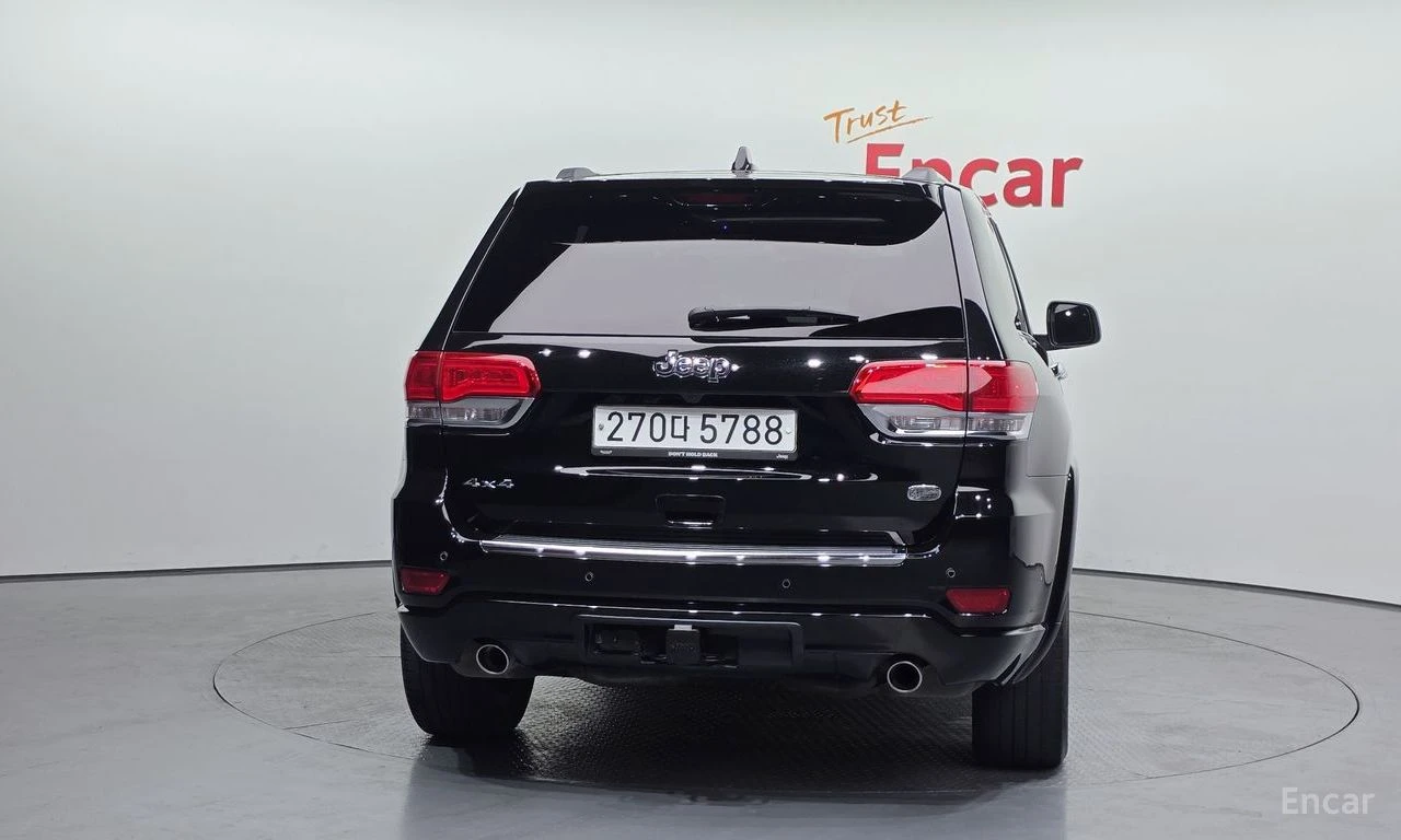 Jeep Grand cherokee 3.6* V6* 8ZF* OVERLAND* ДИСТРОНИК* ОБДУХВАНЕ* КАМЕ, снимка 4 - Автомобили и джипове - 55307878
