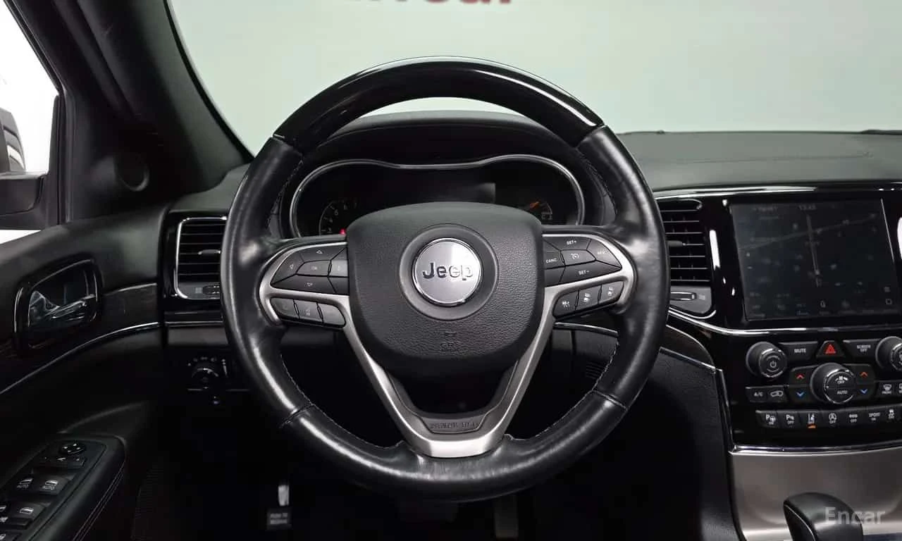 Jeep Cherokee 3.6 Overland * ФИНАНСИРАНЕ, снимка 13 - Автомобили и джипове - 55565777